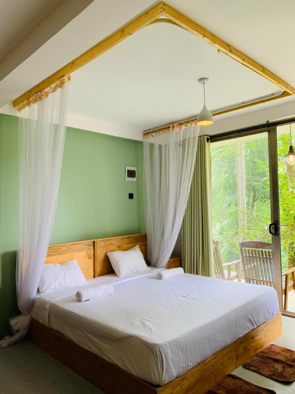Happy Sky Ella Hotel Bagian luar foto